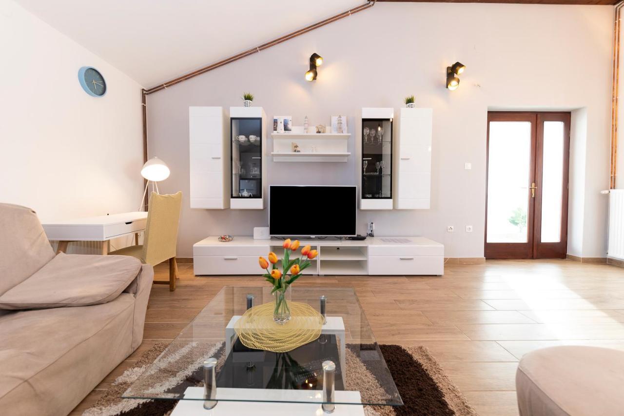 Apartman Lana Biograd Na Moru Zewnętrze zdjęcie
