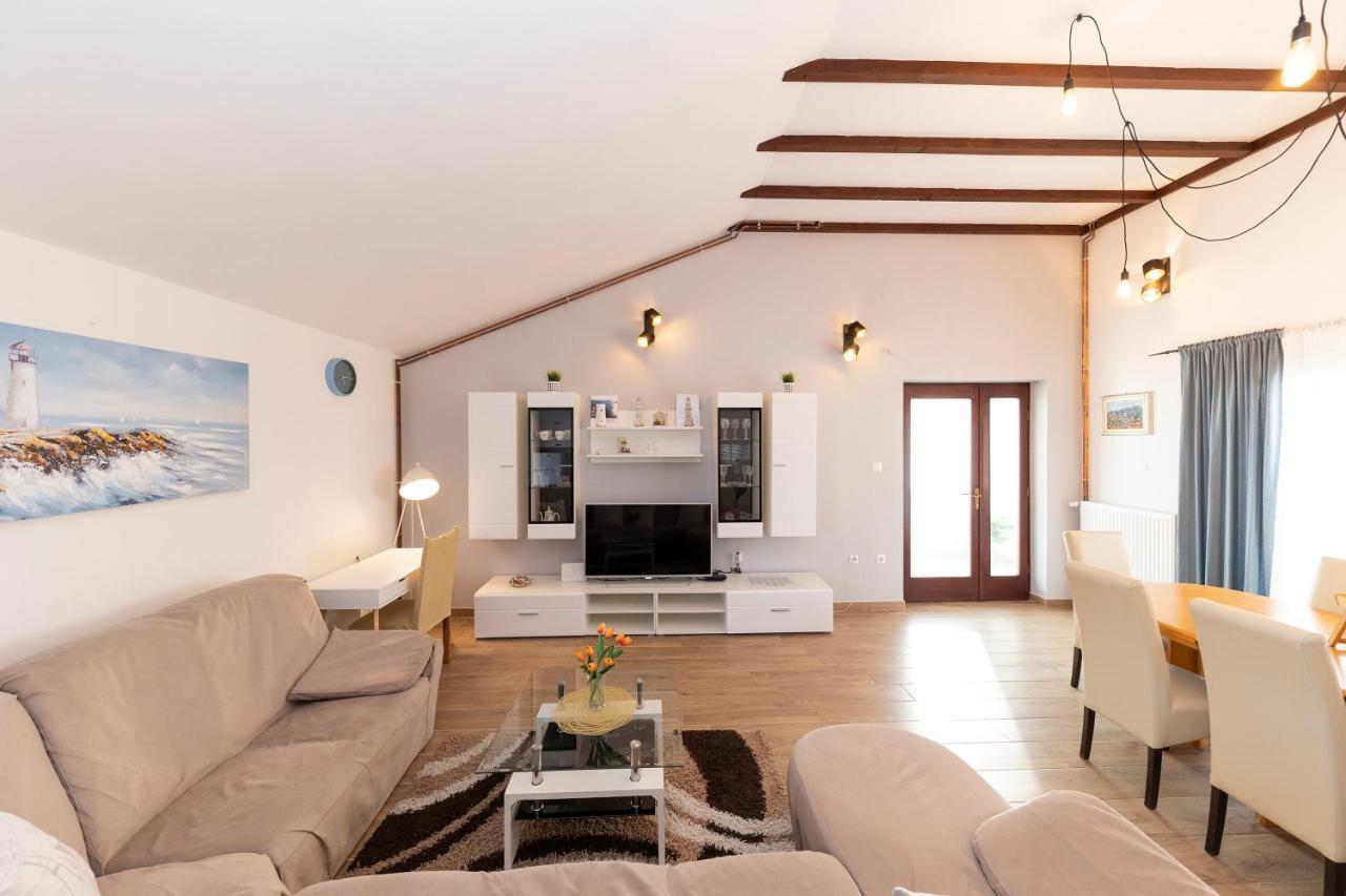 Apartman Lana Biograd Na Moru Zewnętrze zdjęcie